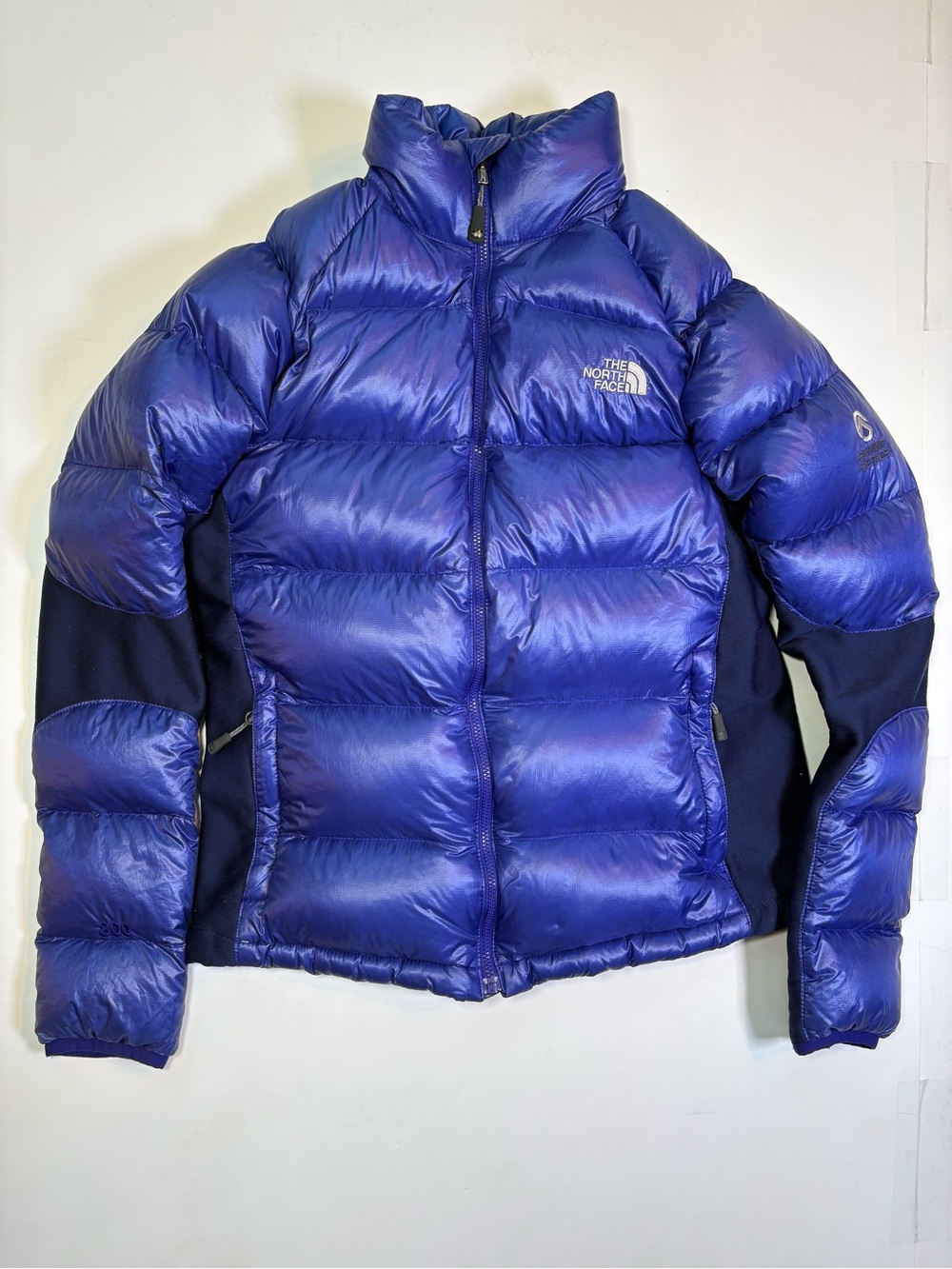 The North Face Womenโs Electric Blue Down Puffer Jacket